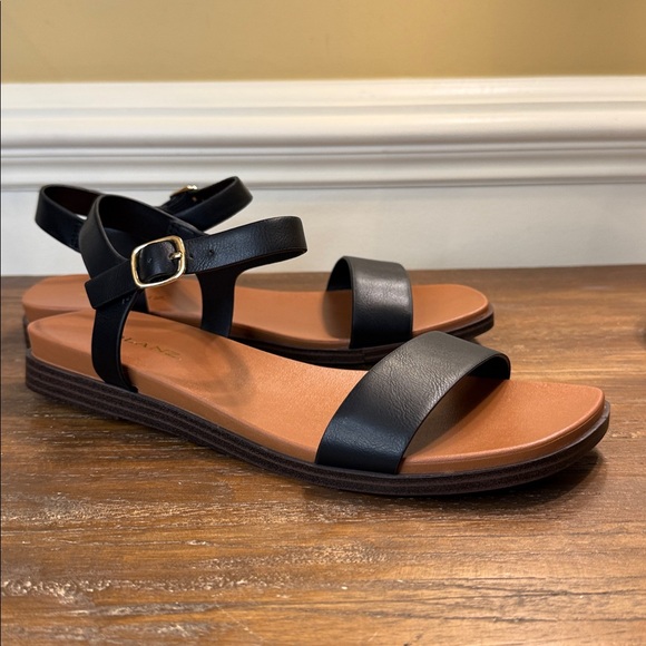 SOLANZ Riddle Sandals - Picture 4 of 11